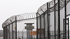  πύργος φρουράς και συρματόπλεγμα βρίσκονται έξω από το Sing Sing, την Κυριακή 16 Φεβρουαρίου 2020 στο Ossining της Νέας Υόρκης.