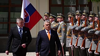 Robert Fico és Orbán Viktor 2025. április 28-án Pozsonyban
