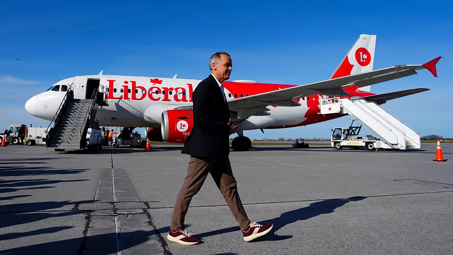 Liberal Lider Mark Carney Kanada'nın Ottawa kentine geldi.