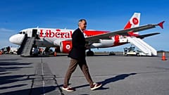 Der Vorsitzende der Liberalen Mark Carney trifft in Ottawa, Kanada, ein.