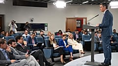 Sánchez, durante su comparecencia antes de la reunión.