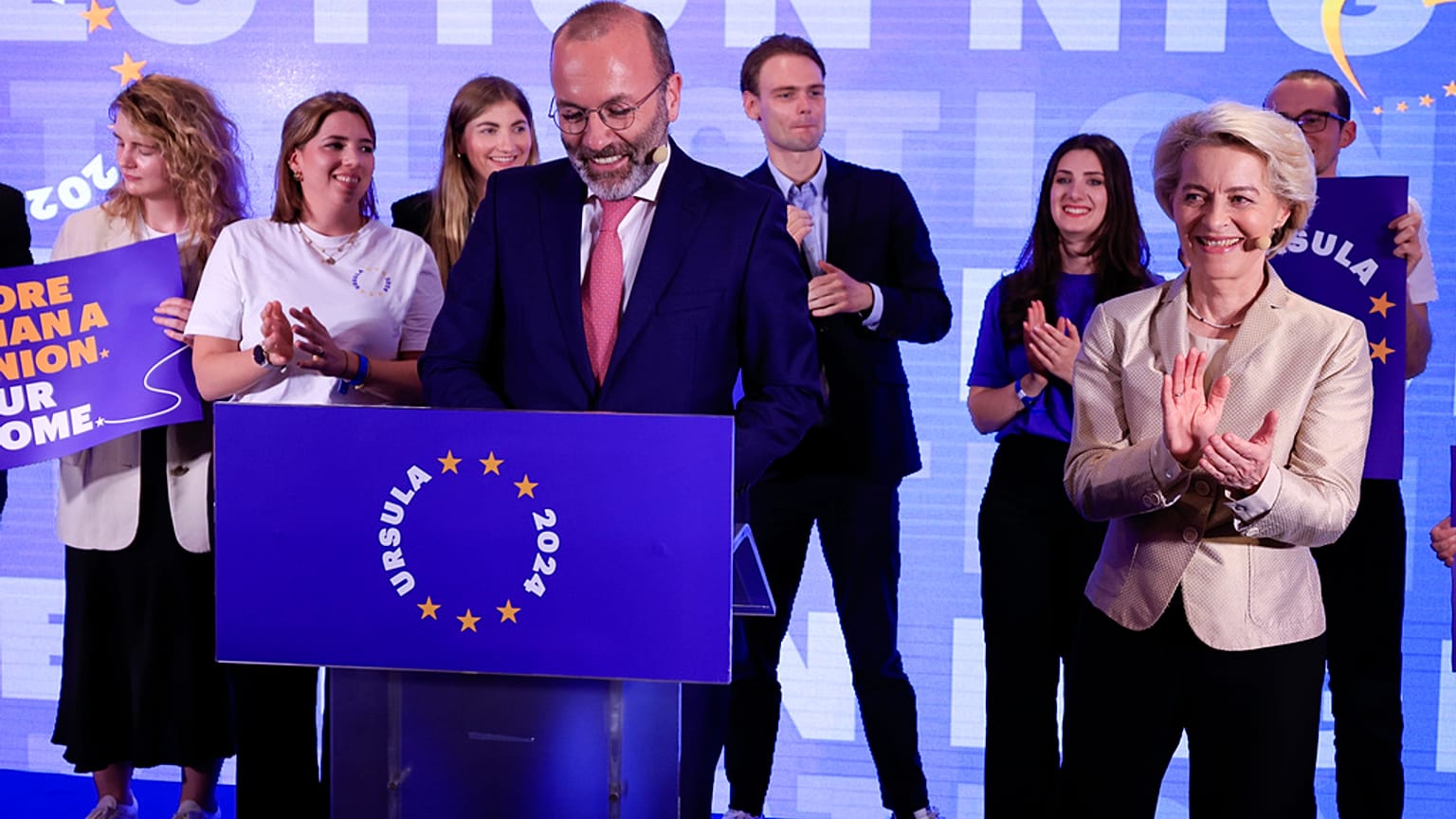 Ursula von der Leyen junto a Manfred Weber en una imagen de archivo.