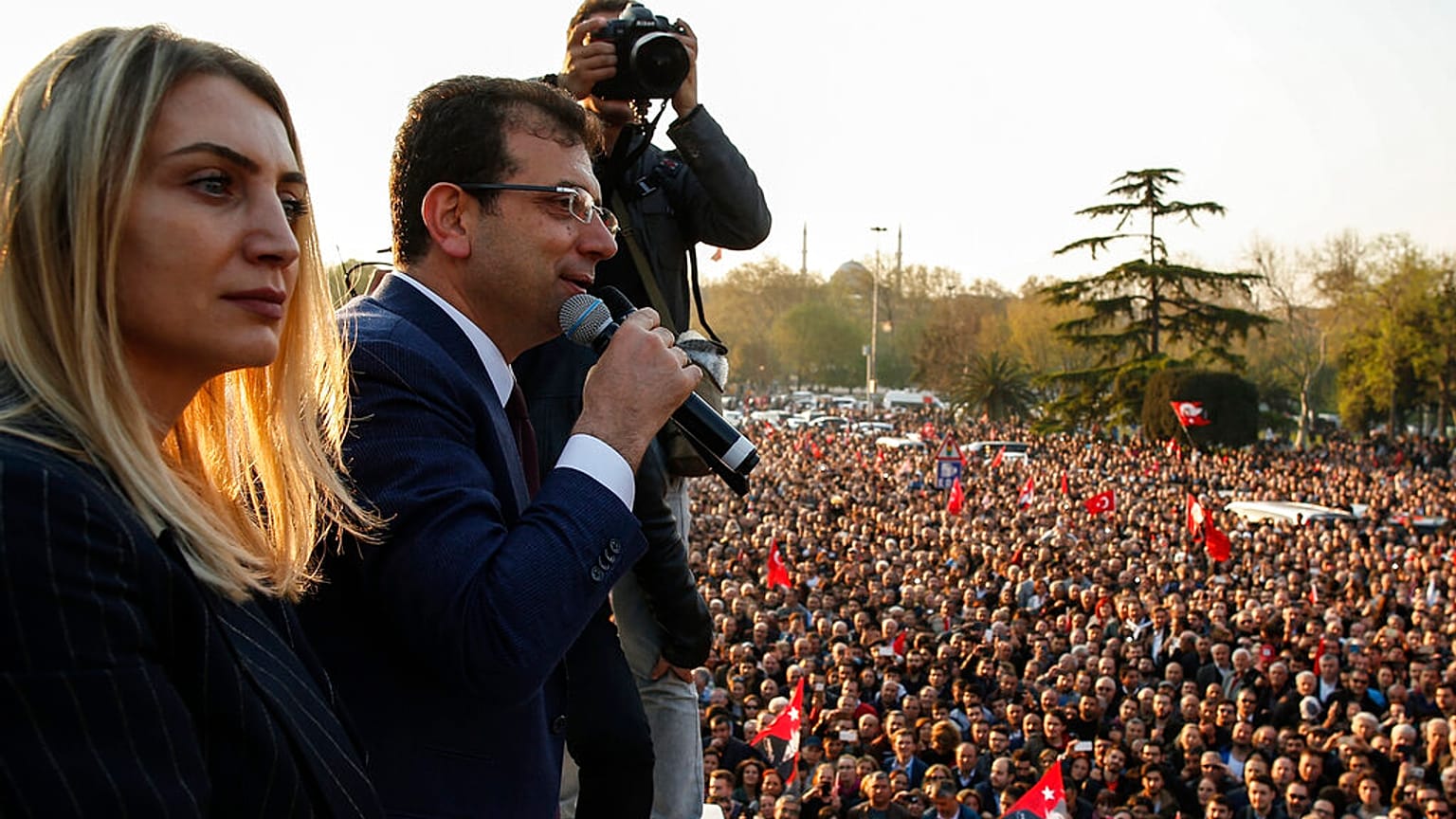 İstanbul Büyükşehir Belediye Başkanı Ekrem İmamoğlu ve eşi Dilek İmamoğlu, İstanbul, 17 Nisan 2019.