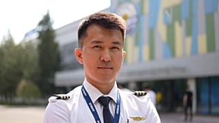 Temirlan Zhunussov, ein Pilot der neuen Generation, die die kasachische Luftfahrtzukunft prägt