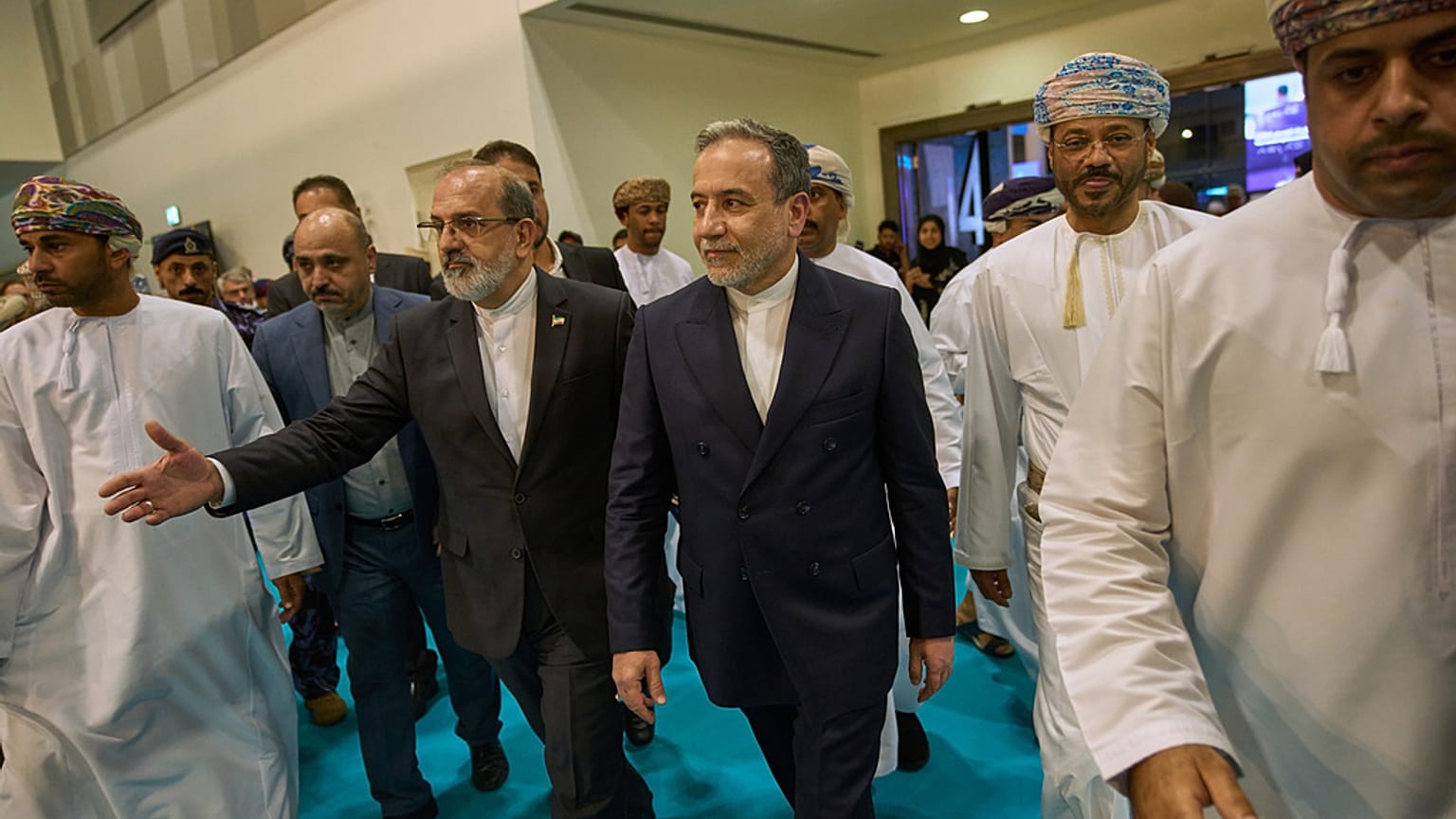وزير الخارجية الإيراني عباس عراقجي في سلطنة عمان، الجمعة، 25 أبريل 2025.