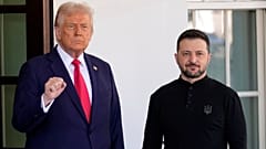 Le président ukrainien Volodymyr Zelensky accueilli à la Maison Blanche par Donald Trump, le 28 février 2025.
