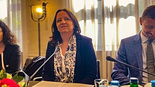 Polonya Dışişleri Bakan Yardımcısı Anna Radwan (ortada) Türkiye'den bir grup gazeteci ile Varşova'da bir araya geldi. / 28 Nisan 2025 Pazartesi