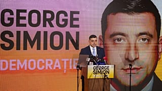 George Simion, Románia legnépszerűbb szélsőjobboldali pártjának, az AUR-nak a vezetője