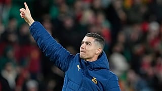 El portugués Cristiano Ronaldo hace un gesto al público tras ganar el partido de fútbol de la UEFA Nations League entre Portugal y Dinamarca. Lisboa. 23 de marzo de 2025