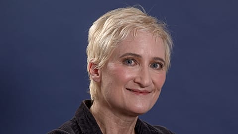 Singer-songwriter Jill Sobule, known for gay-themed anthem 'I Kissed a Girl,' dies in house fire 