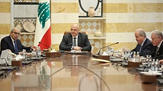 الرئيس اللبناني جوزاف عون ورئيس الحكومة نواف سلام خلال اجتماع المجلس الأعلى للدفاع - 2 أيار/ مايو 2025