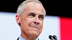 Le Premier ministre canadien Mark Carney s'adresse à ses partisans à Ottawa après la victoire du Parti libéral aux élections canadiennes. 
