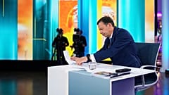 Portugals geschäftsführender Regierungschef Luís Montenegro, vor Beginn eines Fernsehduells mit dem Oppositionsführer, 30. April 2025