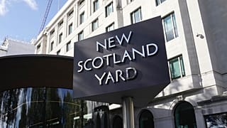 Sede de Scotland Yard donde investigan el plan para un supuesto ataque en Londres.