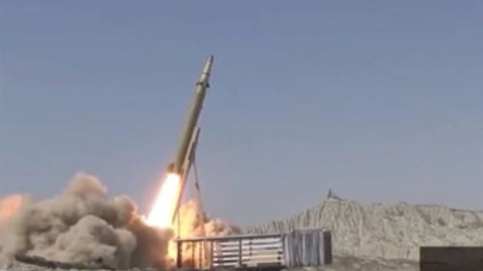 ایران از موشک جدید خود رونمایی کرد