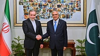 دیدار عباس عراقچی با همتای پاکستانی خود