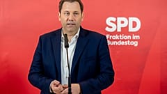 Lars Klingbeil wird Vizekanzler und Finanzminister. Die SPD hat ihre Minister für die neue Regierung bekanntgegeben.