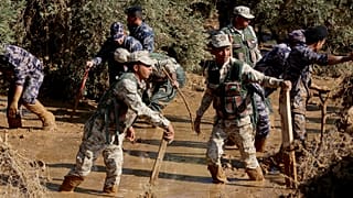 Ομάδες διάσωσης εργάζονται στην Ιορδανία μετά από πλημμύρες στη Madaba, 10 Νοέμβριος, 2018