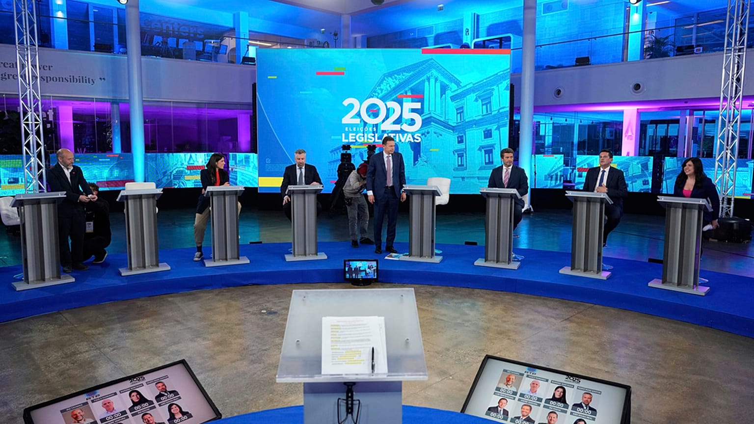 Debate com os líderes dos partidos com assento parlamentar na televisão 