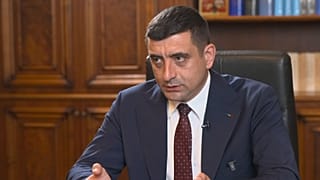 Лидер партии AUR и кандидат в президенты Джордж Симион в Бухаресте, 6 мая 2025 г.