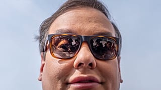 George Santos, republikánus kongresszusi képviselő az ítélethirdetés előtt, 2025 áprilisában
