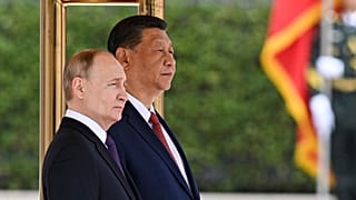 Vladimir Putin descreveu Xi Jinping como o "convidado principal" do Dia da Vitória.