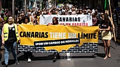 Canarias bate récords de turistas pese a las protestas de los residentes