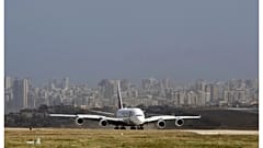 طائرة إماراتية في بيروت. 29 مارس 2018.