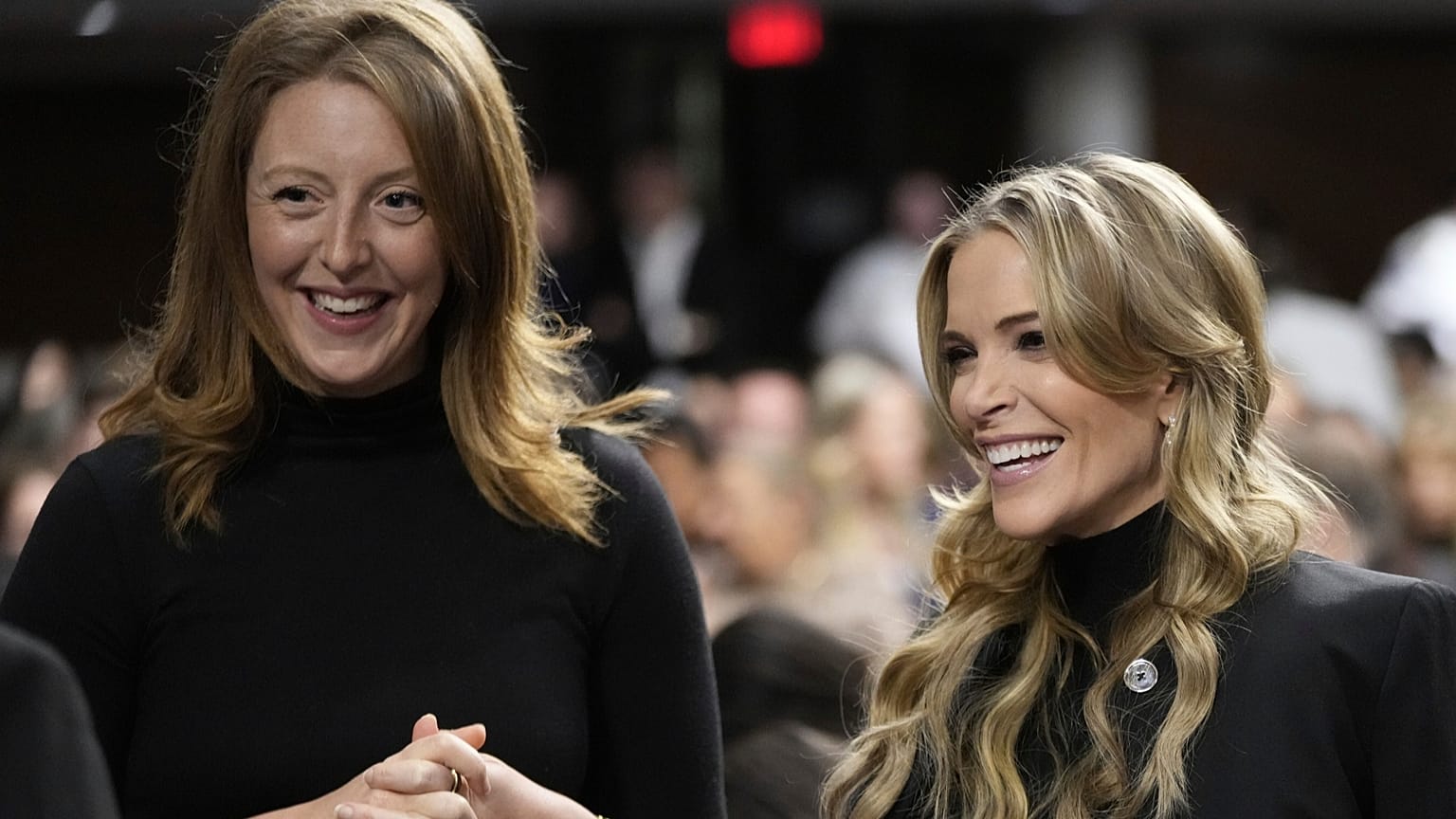 Bir sağlıklı yaşam fenomeni olan Dr. Casey Means, solda ve gazeteci Megan Kelly Ocak 2025'te ABD hükümetinin bir oturumuna katıldı.