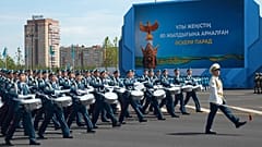 Astana veranstaltet große Militärparade zum 80. Jahrestag des Zweiten Weltkriegs