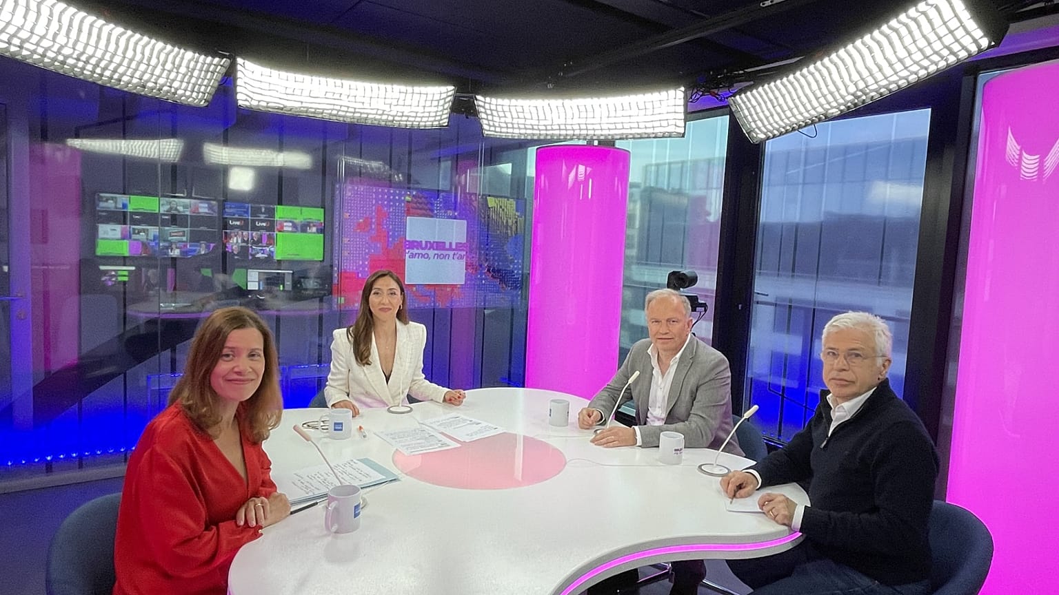 Mariana Mira Correa com Monica Vicente Cristina, Pedro Ribeiro e Paulo Dentinho