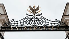 Brama Główna do kampusu centralnego Uniwersytetu Warszawskiego przy ul. Krakowskie Przedmieście 26/28