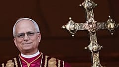 Kardinal Robert Francis Prevost ist neuer Papst Leo XIV.