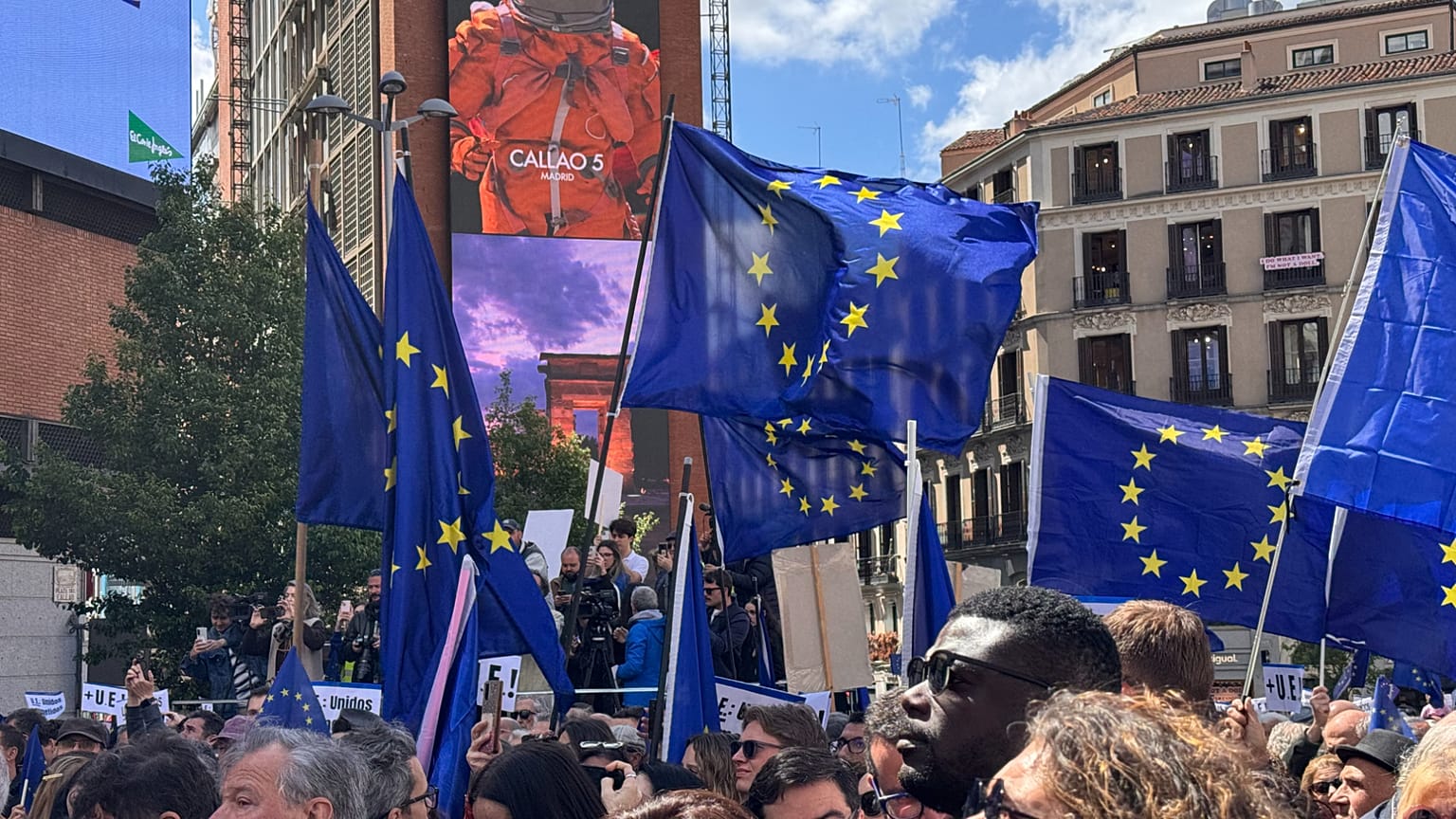 Vista da Plaza de Callao durante o comício.