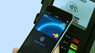 Operazioni bancarie e cloud esclusivamente digitali per un futuro dominato dalla tecnologia