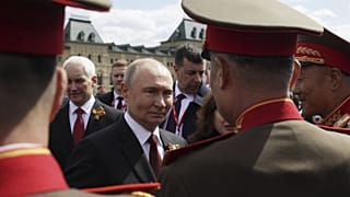 Vlagyimir Putyin május 9-én Moszkvában, észak-koreai katonai vezetőkkel