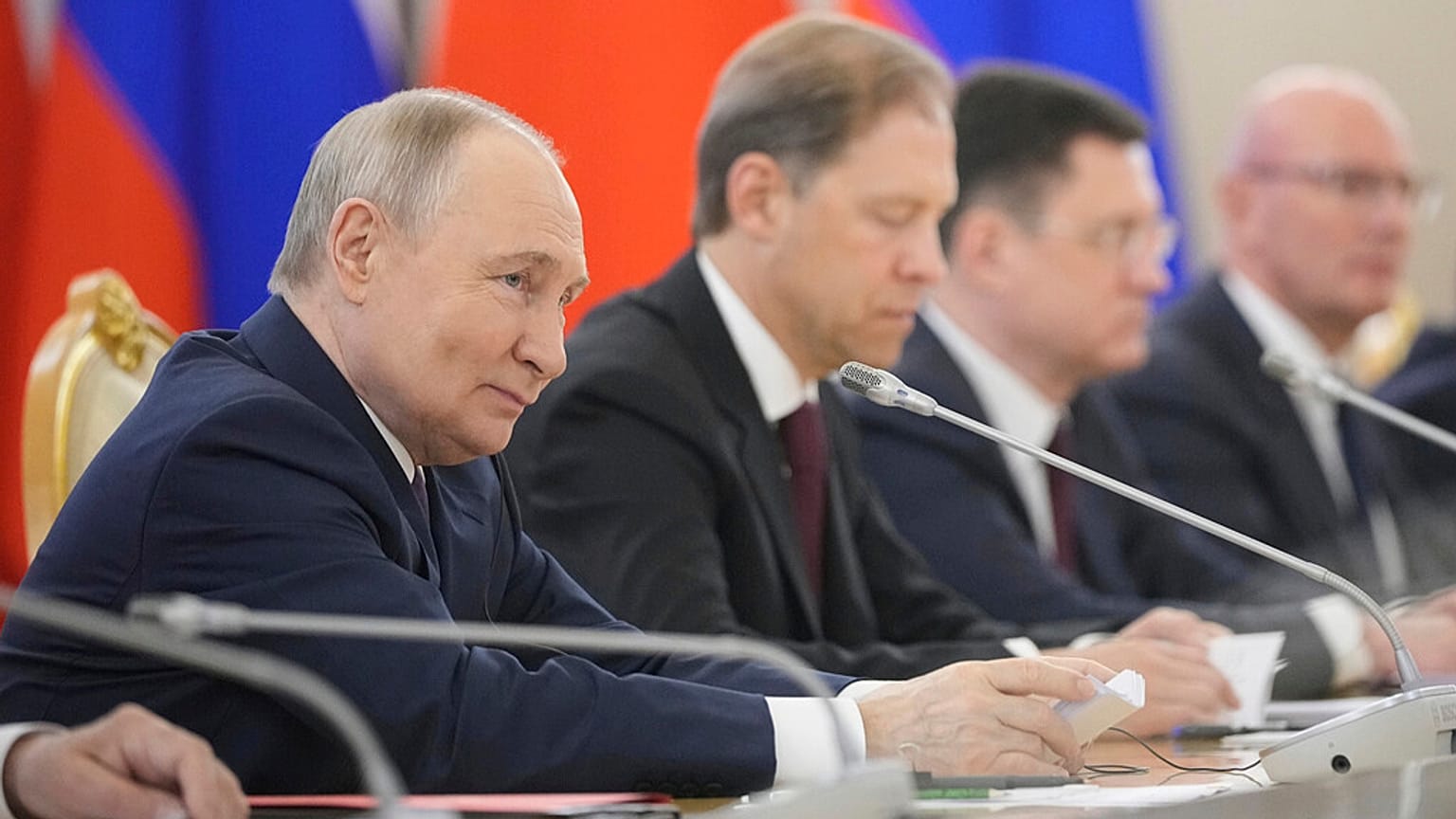 Wladimir Putin nimmt an den Gesprächen mit Xi Jinping im Kreml in Moskau, Russland, am Donnerstag, 8. Mai 2025, teil.