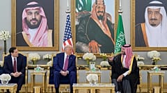 Il presidente Donald Trump, il segretario di Stato Marco Rubio, e il principe ereditario saudita Mohammed bin Salman parlano all'arrivo del presidente Usa in Arabia Saudita 