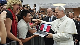 XIV. Leo pápa hívők körben