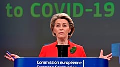 Die Präsidentin der Europäischen Kommission Ursula von der Leyen spricht während einer Medienkonferenz zur Corona-Pandemie.