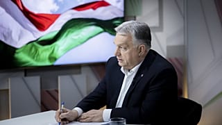 A magyar miniszterelnök a brüsszeli "Közmédia Központban"