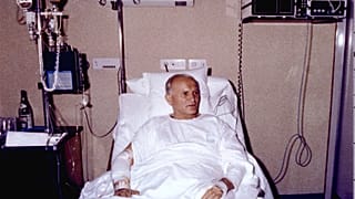Jan Paweł II w szpitalu kilka dni po zamachu