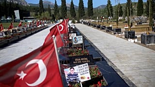 Soma'da hayatını kaybeden madencilerin mezarları görüntüleniyor, 10 Mayıs 2015
