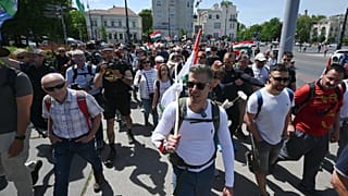 Magyar Péter, a Tisza Párt elnöke szimpatizánsai között 