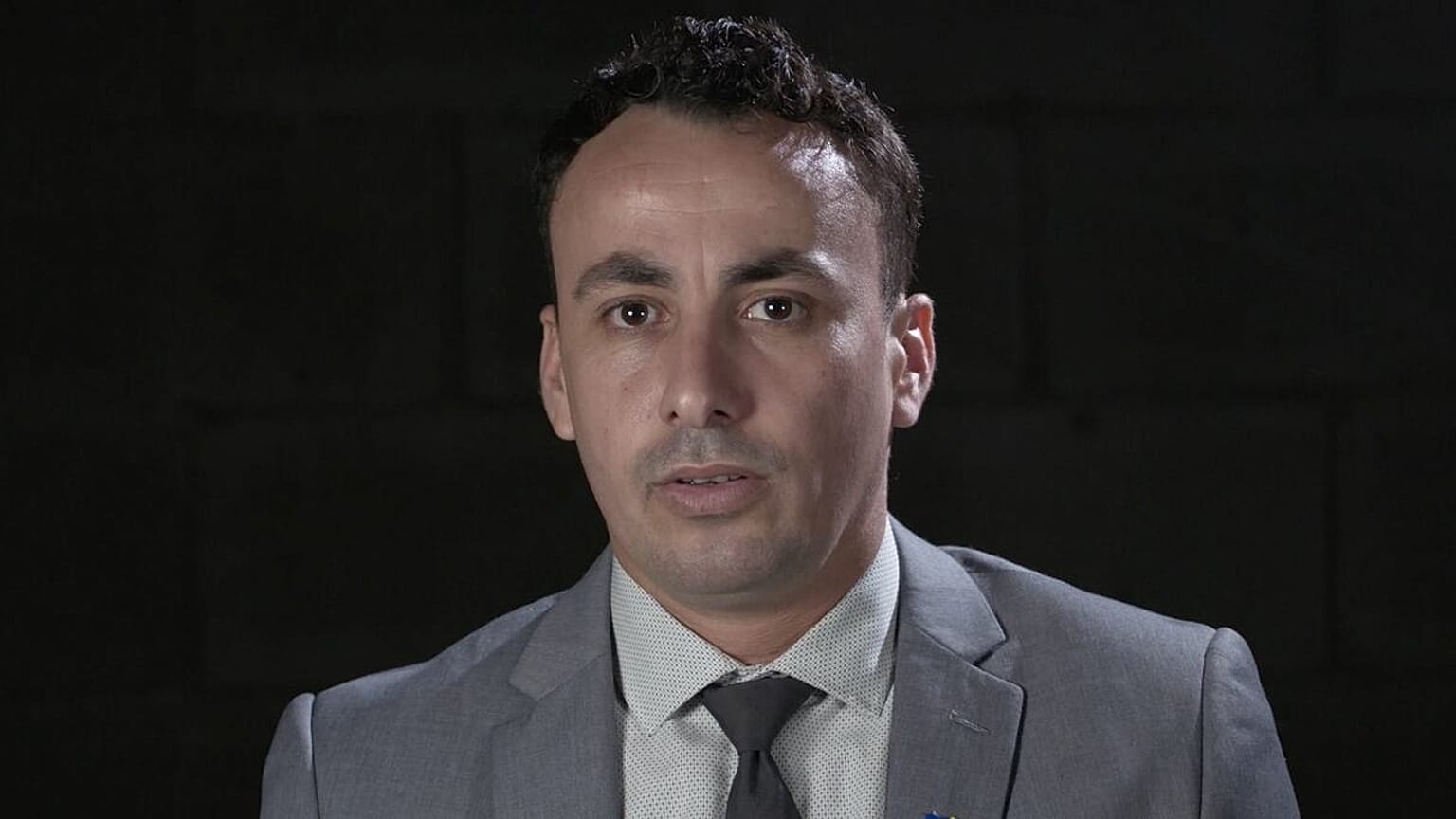 المعارض الجزائري أكسل بلعباسي