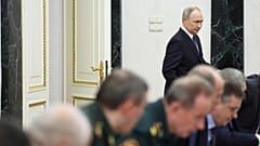 Putin numa reunião com os participantes da delegação