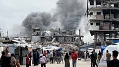 IMAGEM - Momento de ataque aéreo israelita a edifício em Jabaliya na Faixa de Gaza captado em câmara