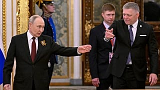 Vlagyimir Putyin és Robert Fico szlovák miniszterelnök Moszkvában május 9-én