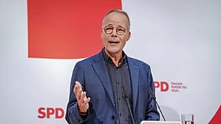 Matthias Miersch spricht bei seiner Vorstellung als neuer SPD-Generalsekretär während einer Pressekonferenz in der Parteizentrale in Berlin, Deutschland, 8. Oktober 2025