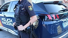 Una agente de la Policía Nacional.